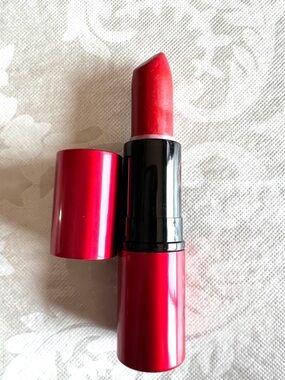 Vintage Lola Lip Cream Lipstick